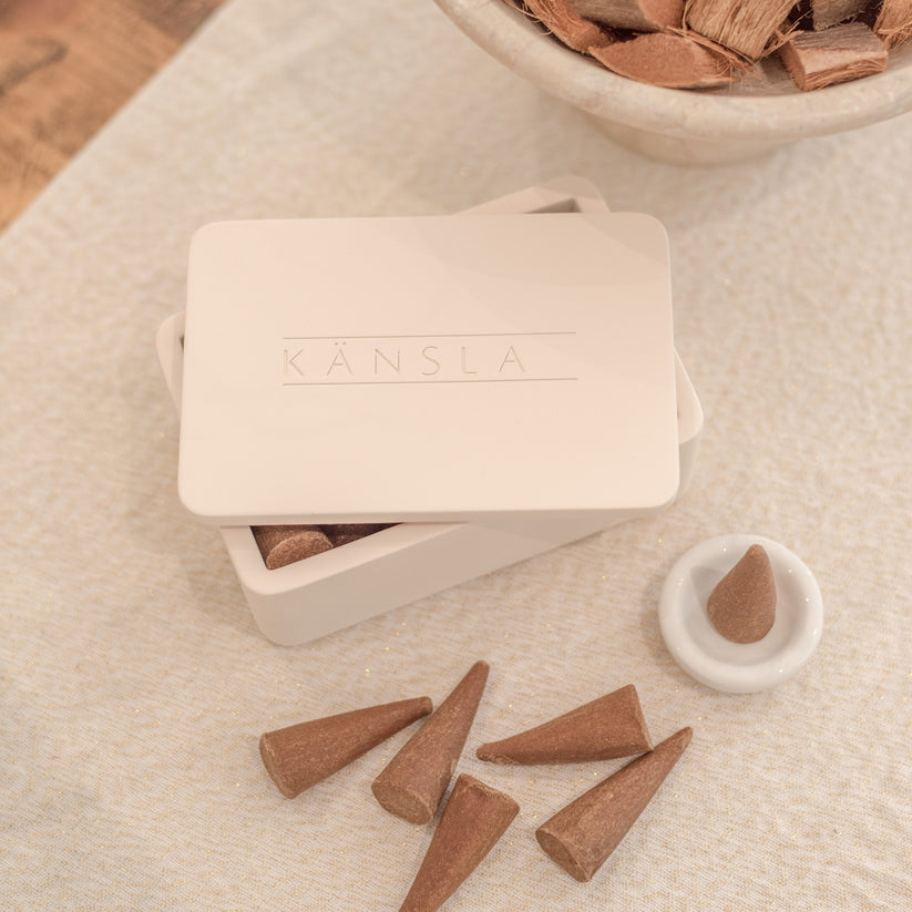 Cedarwood & Tonka Incense Cones Känsla